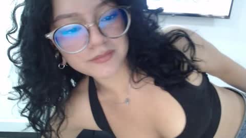 jenn online show from January 9, 4:01 pm