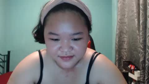 Snapshot of jennalyn_19 chatting on March 3, 5:41 pm jennalyn_19 online show from March 3, 5:41 pm