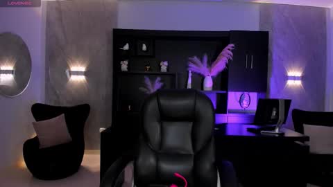 Jenna Olson  online show from February 1, 8:11 am