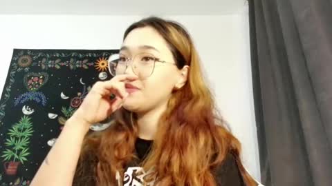 Snapshot of jennatyan chatting on October 1, 10:14 am JENNA online show from October 1, 10:14 am