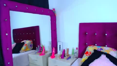 jenn online show from September 17, 10:46 pm