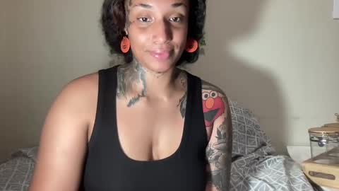 Snapshot of jenni_cash chatting on October 14, 6:05 am Mistress Jenni online show from October 14, 6:05 am