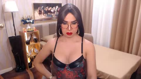 jenniegarcia online show from May 5, 11:32 pm