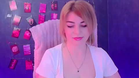 Jennifer online show from March 22, 12:42 pm