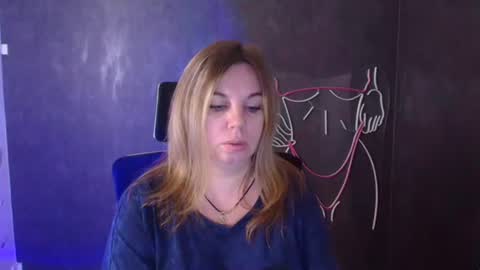 Snapshot of jennifer_moree chatting on October 7, 7:26 am Jennifer online show from October 7, 7:26 am