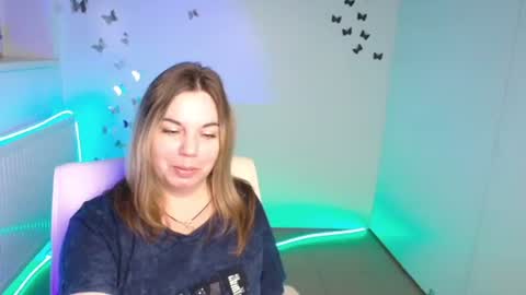 Snapshot of jennifer_moree chatting on October 17, 6:17 am Jennifer online show from October 17, 6:17 am