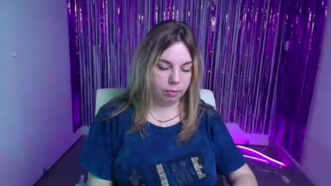 Snapshot of jennifer_moree chatting on September 22, 11:47 am Jennifer online show from September 22, 11:47 am