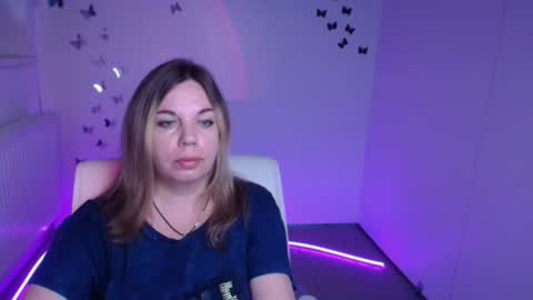 Snapshot of jennifer_moree chatting on September 28, 5:49 am Jennifer online show from September 28, 5:49 am