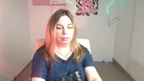 Snapshot of jennifer_moree chatting on October 15, 8:37 am Jennifer online show from October 15, 8:37 am