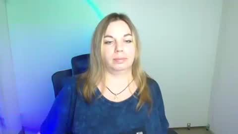 Snapshot of jennifer_moree chatting on October 14, 8:28 am Jennifer online show from October 14, 8:28 am