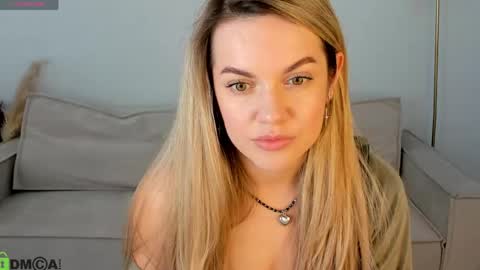 Jennifer Perezz online show from May 7, 9:38 am