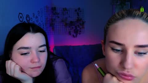 jennifer_sheil online show from April 19, 12:22 am