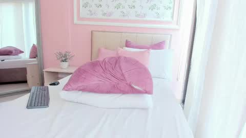 Jenifer online show from September 27, 5:11 pm