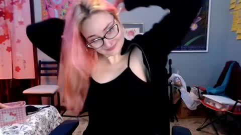 Snapshot of jennifergwen chatting on February 19, 1:29 am Jennifer Gwen online show from February 19, 1:29 am