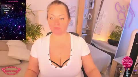 Jennifer online show from February 19, 8:30 pm