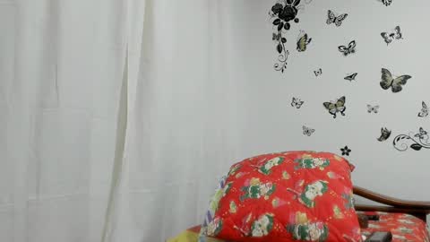 Snapshot of jenniferloveyou chatting on January 22, 1:10 am jenniferloveyou online show from January 22, 1:10 am