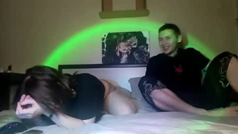 jenny_couple online show from November 17, 8:33 pm