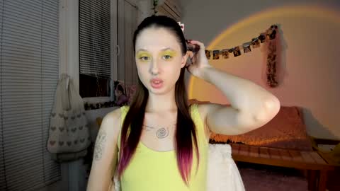 Jennifer Jenny Darling   online show from December 6, 7:17 pm