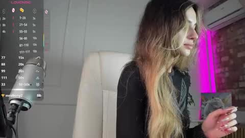 jenny_harringtons online show from October 11, 7:24 am