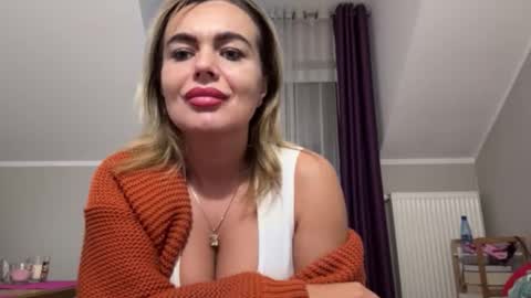 Jenny online show from October 8, 8:09 am