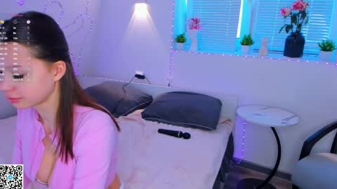 Jenny  online show from April 13, 3:22 am