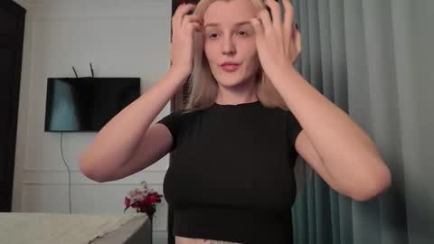 Jen  online show from November 11, 10:28 am