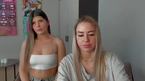 Hi hi We are Jessie and Betti online show from February 11, 1:20 pm