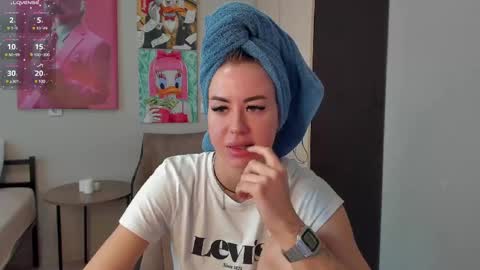 Hi hi We are Jessie and Betti online show from March 4, 6:04 am