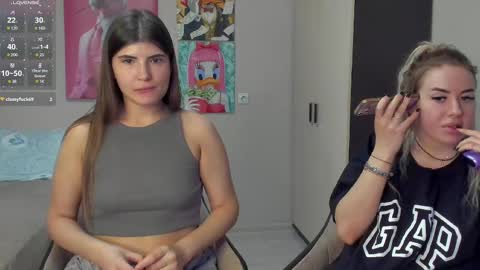 Hi hi We are Jessie and Betti online show from March 1, 4:44 pm