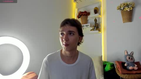 jero independent model online show from November 5, 6:15 am