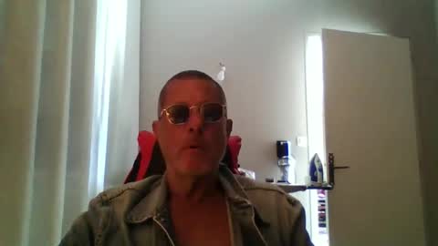 jerflor online show from October 10, 9:37 am