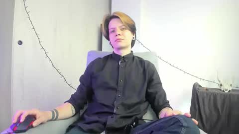 Angelo online show from December 17, 3:30 pm