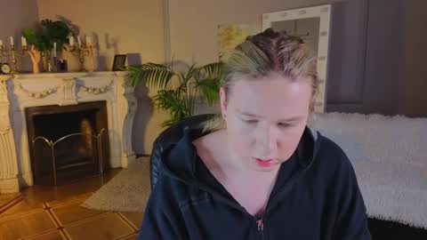 jes_solar online show from October 6, 12:01 pm