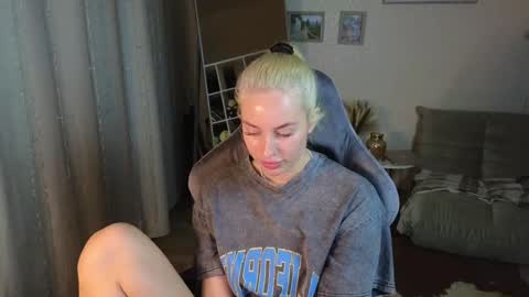 Snapshot of jessica_hanson chatting on January 20, 6:53 am Jessy online show from January 20, 6:53 am
