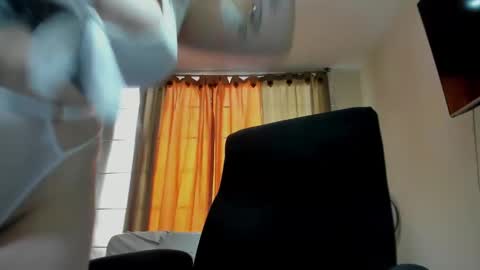Snapshot of jessica_rabbit777_ chatting on February 16, 6:43 pm jessica_rabbit777_ online show from February 16, 6:43 pm
