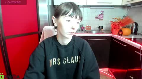 jessicaforris online show from December 1, 7:50 am