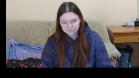 jessicaholland1 online show from April 14, 5:49 pm