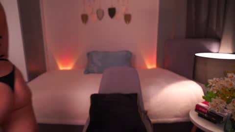 Jessica online show from December 25, 7:24 am