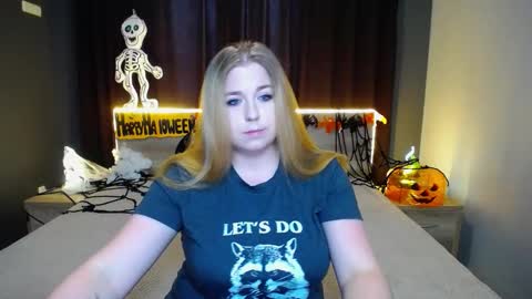 Jess online show from October 24, 8:04 am