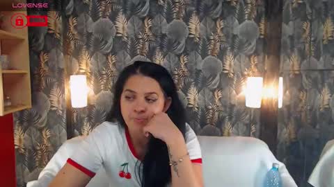 Snapshot of jessthewicked chatting on December 1, 9:06 pm JessTheWicked online show from December 1, 9:06 pm