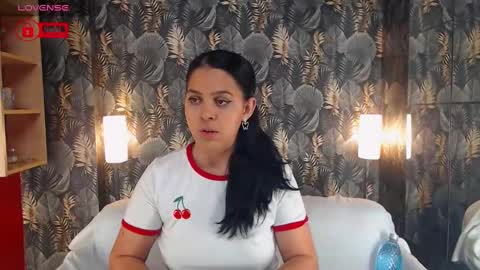 Snapshot of jessthewicked chatting on December 1, 5:59 pm JessTheWicked online show from December 1, 5:59 pm