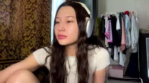 Lynn online show from November 20, 9:19 am