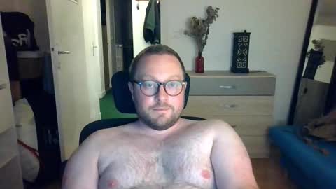 Snapshot of jeuneloup92 chatting on October 11, 12:04 am jeuneloup92 online show from October 11, 12:04 am