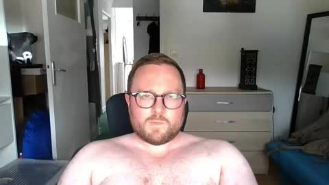 jeuneloup92 online show from June 7, 2:44 pm