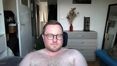 jeuneloup92 online show from March 9, 5:28 pm