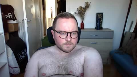 jeuneloup92 online show from November 30, 9:49 am