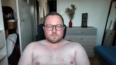 Snapshot of jeuneloup92 chatting on September 8, 5:56 pm jeuneloup92 online show from September 8, 5:56 pm