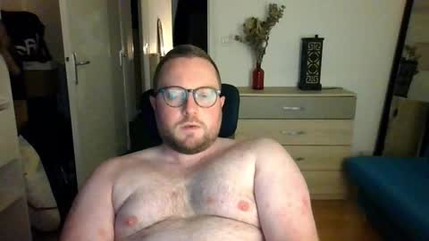 jeuneloup92 online show from November 18, 5:27 pm