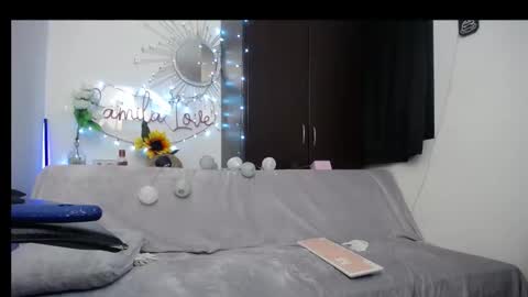 Snapshot of jezabel_purple chatting on February 14, 6:29 pm Camila online show from February 14, 6:29 pm