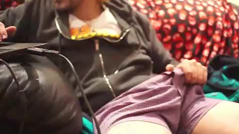 jhonnygoldendick online show from April 4, 9:27 am